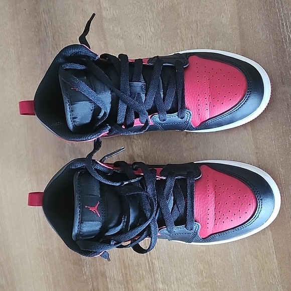 Nike Air Jordan 1 Mid PS Banned Bred 640734-074 Shoes Size Youth - Picture 9 of 12